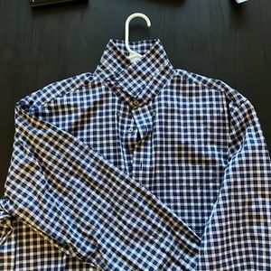 JOS A BANK Traveler Blue Button Down in Large